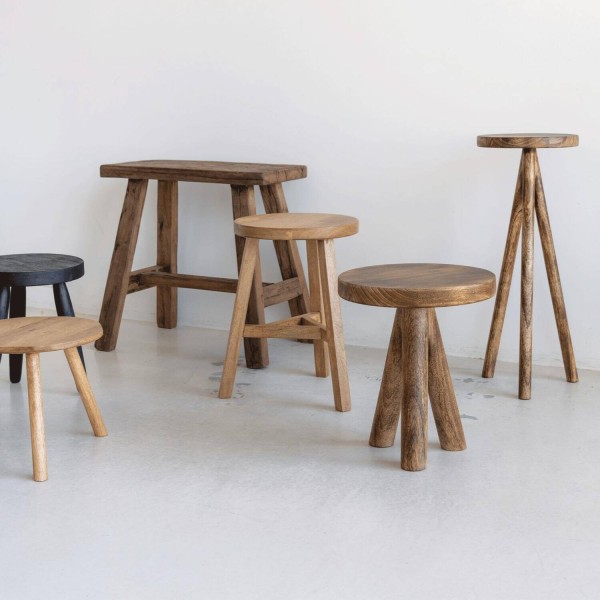 Holzhocker "Connected" (Braun) von Urban Nature Culture