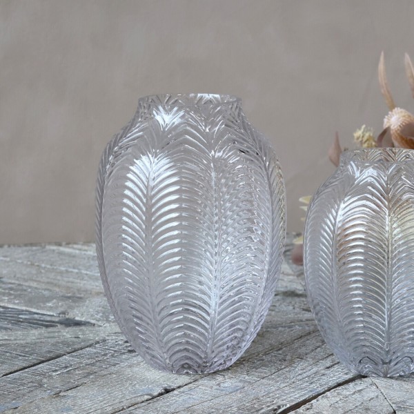 Vase mit Blattmuster von Chic Antique