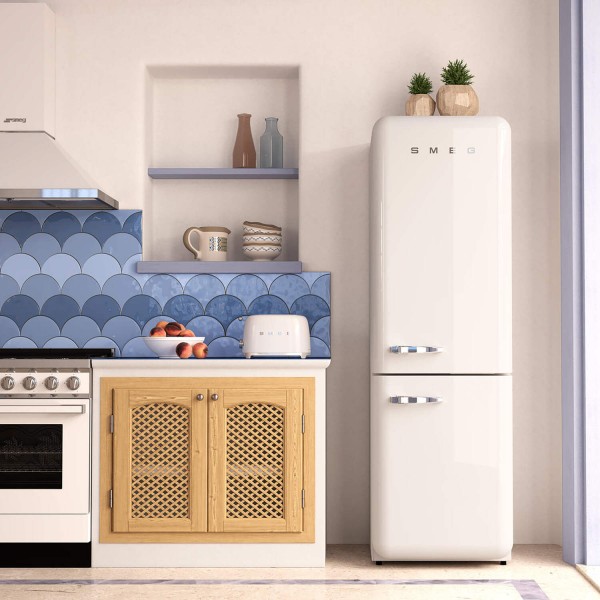 smeg Kühl-/Gefrierkombination "50's Retro Style" FAB32 mit Türanschlag rechts (Creme)
