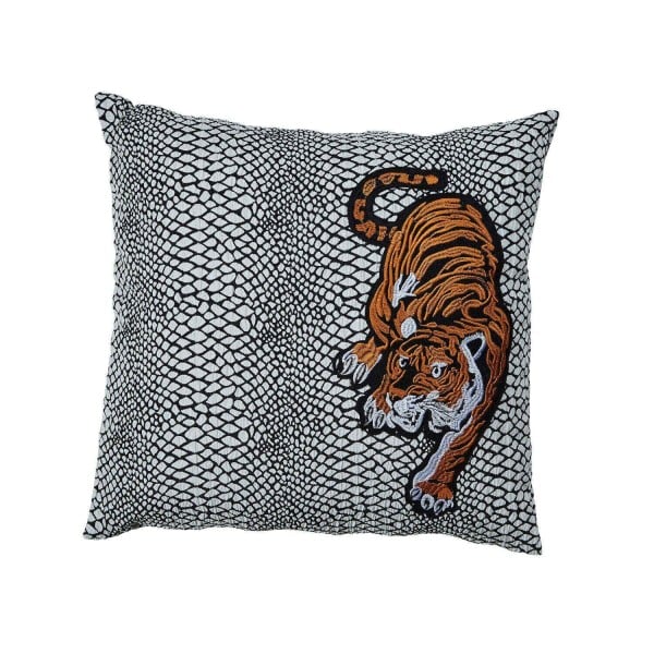 Schlangenlook meets Tigerdesign: Kissen von Bahne