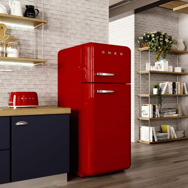 smeg Set aus 2-Schlitz-Toaster kompakt und Wasserkocher feste Temperatur (Rot)