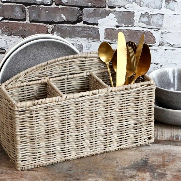 geflochtener Korb mit Fächern von Chic Antique