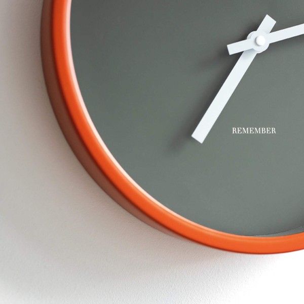 Wanduhr "Mocca" (Braun) von Remember