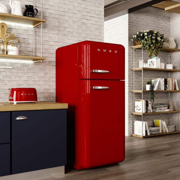 smeg Set aus 2-Schlitz-Toaster kompakt und Wasserkocher variable Temperatur (Rot)