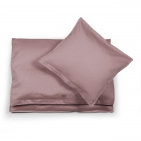 Baby-Bettwäsche (Svala Deep Rose) von SAGA Copenhagen