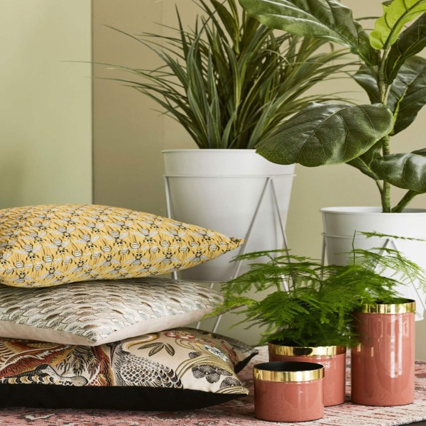 Cooler Blumentopf auf Metallständer - von Bahne